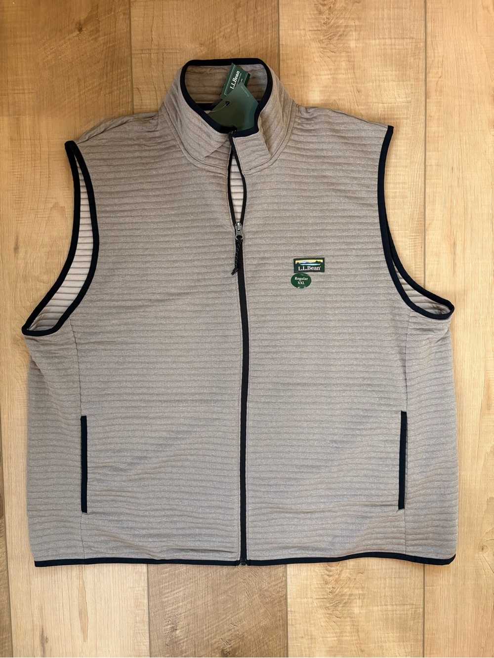 New! L.L. Bean Men's Airlight Vest. Putty. Size XXL - Picture 2 of 9